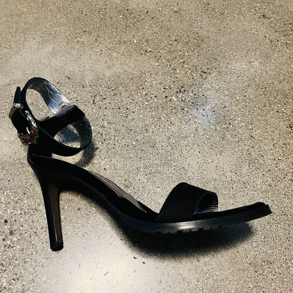 DONALD J PLINER Couture Strappy Heels